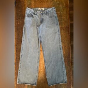 Hollister Low-Rise Baggy 4 Long w27